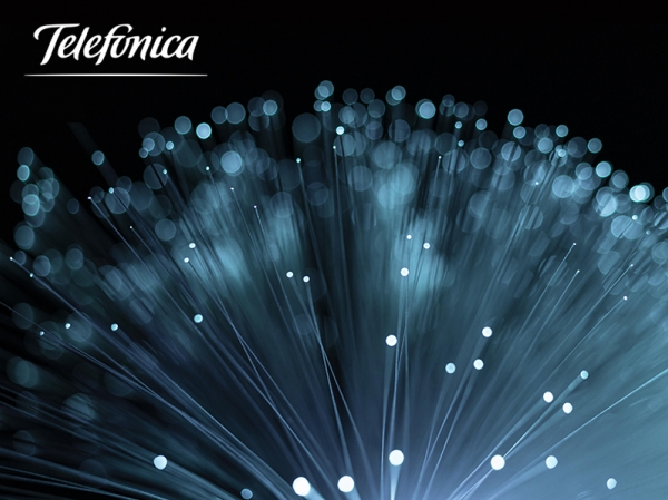 Telefónica prueba redes fotónicas con velocidades de hasta 800 Gbit/s