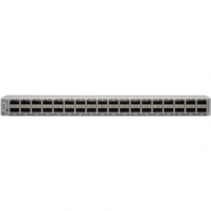 Cisco DS-SFP-FC32G-SW Switch 32 SFP / SFP + Ports